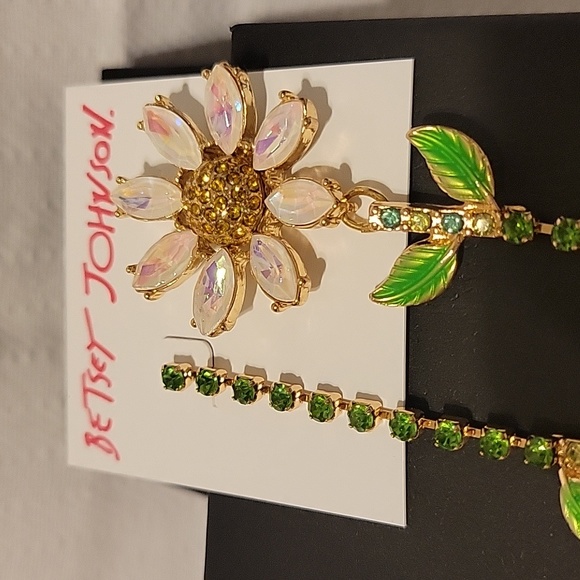 NEW Betsey Johnson Daisy Flower Gold Iridescent Crystal Dangling Earrings - Picture 5 of 6